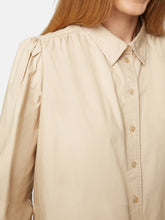 Last inn bildet i Galleri-visningsprogrammet, Brandtex klassisk bomullsbluse med feminine detaljer – kun 200,-
