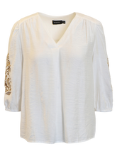 Last inn bildet i Galleri-visningsprogrammet, Brandtex bluse med gullbroderte ermer
