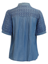 Last inn bildet i Galleri-visningsprogrammet, Brandtex denim bluse
